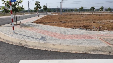 Tôi chính chủ cần bán nhanh lô đất ngay thành phố Thuận An, pháp lí đủ, giá 980 triệu