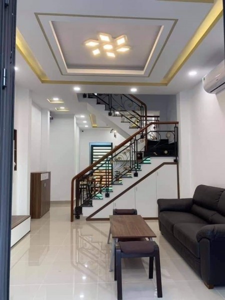 Bán nhà cán bộ Thanh Trì diện tích 35m2, 4 tầng thoáng sáng, sát phố giá chỉ 1.95 Tỷ