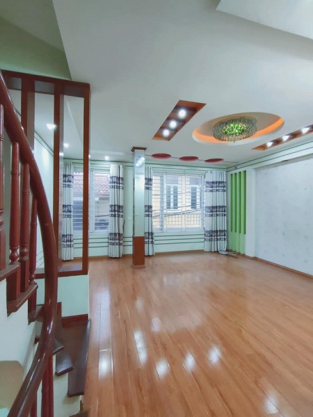 Bán nhà Giáp Bát, Hoàng Mai, 45m2, nhà đẹp, ngõ thoáng, tương lai giá trị, nhỉnh 4 tỷ. LH 0966456918.