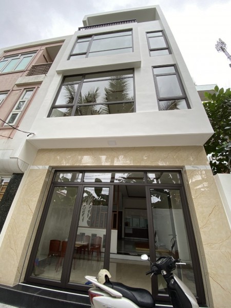 Nhà 4 tầng ngay Big C tầm view vô hạn đường Lê Hồng Phong, hướng Đông Nam, giá 3.65 tỷ