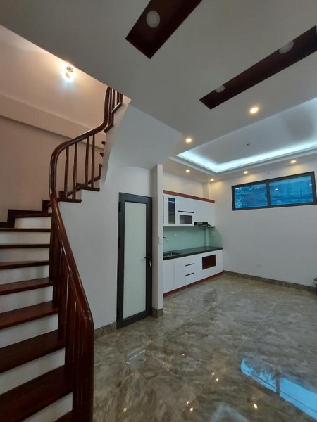 Bán nhà Dương Quảng Hàm đẹp từng milimet diện tích 40m2, đúc 5 tầng, giá bán 5.3 tỷ