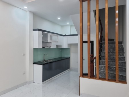 Bán nhà Quận Hoàng Mai xây mới diện tích sử dụng 36m2, đúc kiên cố 5 tầng giá hơn 3tỷ