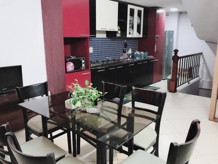 Bán nhà đẹp Ngọc Lâm, chủ xây chắc chắn, dtsd 37m2 đúc 6 tầng, giá 3 tỷ nhỉnh