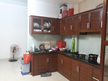 Bán nhà tổ 10, SN 15F ngõ 57 Xuân Đỗ, Cự Khối, Long Biên giá nhỉnh 2 tỷ, đúc kiên cố 4 tầng