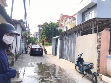 Bán nhanh 60m2 đất Đào Xuyên, Đa Tốn đường thông 4m giá nhỉnh 2 tỷ. LH 0983253436