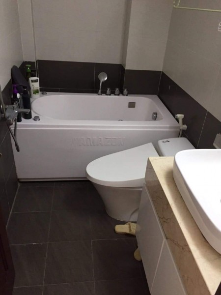 Bán nhà diện tích sử dụng 40m2, mặt phố Bồ Đề giá bán 4.5 tỷ, thương lượng chính chủ