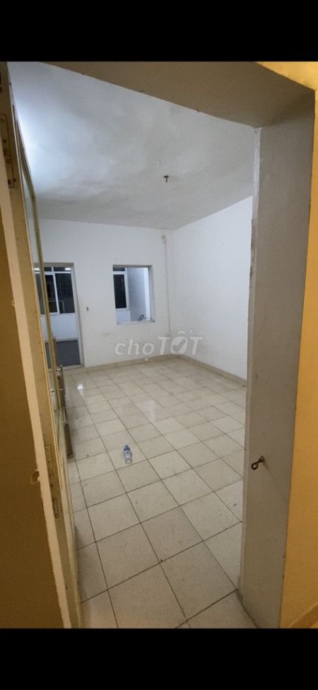 Cho thuê phòng rộng diện tích 45m2 tại 111 Láng Hạ, liên hệ 0796169888, tiện ích đủ