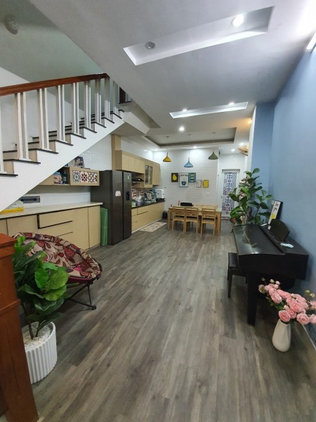 Bán nhà 3 tầng mặt đường Nguyễn xuân Linh 85m2 giá 2,xx tỷ Hướng Đông Bắc