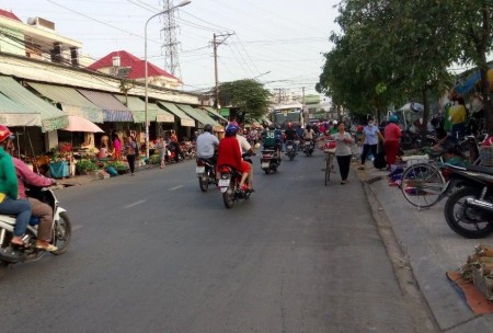 Cần bán đất mặt tiền Thuận An, gần vòng xoay An Phú, sổ hồng riêng