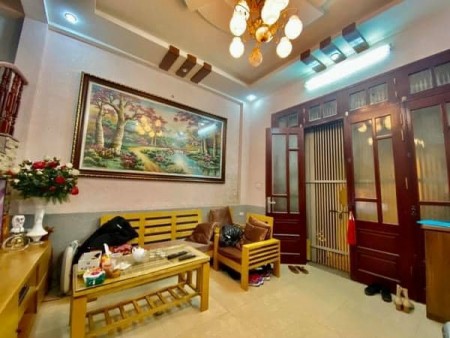 Bán nhà diện tích khủng khu phố Vip đường Láng, dt 86m2, 4 tầng giá chỉ hơn 5 tỷ, lh 0817672955