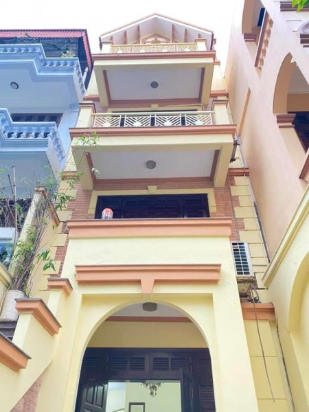 Xem ngay nhà hiếm Thanh Xuân mặt tiền cực rộng, 5 tạ đỗ cửa
