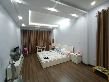 Bán nhà phố Nguyễn Cao, nhà đẹp quá diện tích sử dụng 42m giá tốt 4 tỷ thương lượng