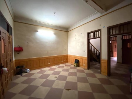 Nhà mặt phố Kẻ Tạnh, diện tích 168m, rộng 7m, 4 tầng kinh doanh, giá bán nhanh 12 tỷ