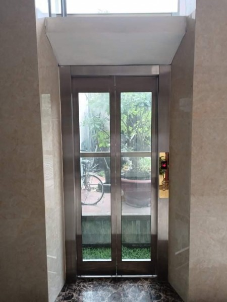 Bán nhà Ngô Gia Tự Long Biên, Hà Nội, mặt tiền khủng, dtsd 650m2, 5 tầng đúc, giá thoả thuận