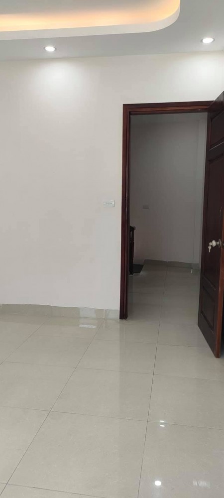 Phố Lụa Vạn Phúc Quận Hà Đông, đúc kiên cố 5 tầng diện tích 30m2, giá bán 3.1 tỷ