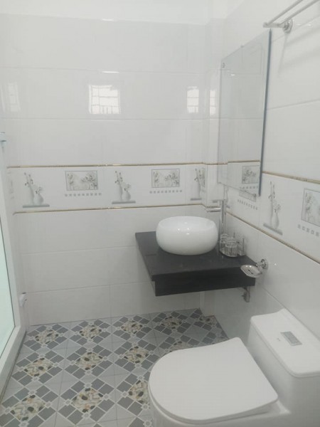 Nhỉnh 3 tỷ có nhà mới 5 tầng cạnh phố Phúc Lợi, Quận Long Biên, dt 38m2, mt 5.4m