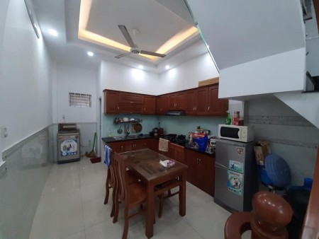 Nhà đang cầm nhân hàng mất khả năng thanh toán cần bán gấp, xung quanh đủ tiên ích