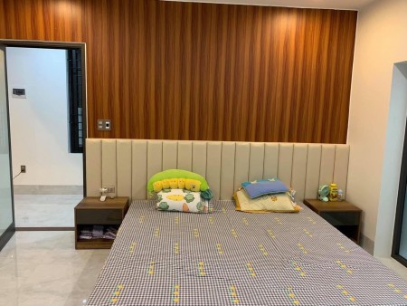 Bán gấp nhà phố Hoàng Văn Thái dt 50m2 phân lô quân đội 2 thoáng trước sau tặng nội thất 4.2 Tỷ