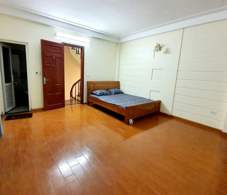 Bán nhà Phương Canh, lô góc ô tô nội thất diện tích 35m2, 5 tầng mt rộng, giá chỉ nhỉnh 3 tỷ