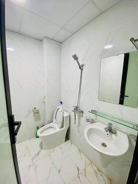 Cần bán nhà rộng, giá rẻ, trung tâm Quận Hà Đông, diện tích 59/70m giá bán 5.9 tỷ, sổ sẵn