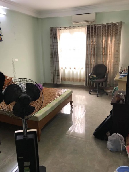 Bán nhà Doãn Kế Thiện ba gác, thông, giá bán 5,4 tỷ, liên hệ xem nhà 0386420890