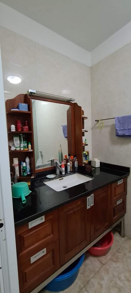 Nhà đẹp Trần Thái Tông, Cầu Giấy, gara, ngõ thoáng, chỉ 6 tỷ 25, thương lượng, lh 0852343968