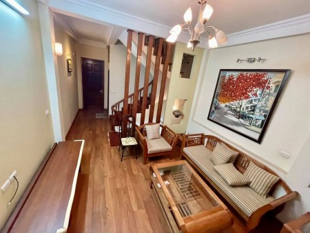 Nhà Hoàng Văn Thụ Quận Hoàng Mai gần hồ ô tô đỗ nhà đẹp diện tích 32m2 giá bán 2,6 tỷ