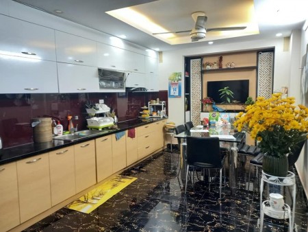 Bán nhà Nguyễn Văn Cừ ô tô đỗ cửa mặt tiền 4.2m 4 phòng ngủ, giá bán chỉ nhỉnh 5 tỷ