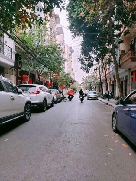 Bán nhà nguyên căn 4 tầng móng 7 tầng mặt phố Hồng Tiến Quận Long Biên, lh 0986209188