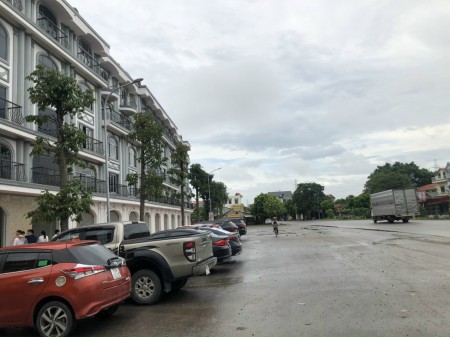 Số lượng có hạn bán nhanh vài văn shophouse 6 tầng giá chủ đầu tư mặt đường Quốc Lộ 38