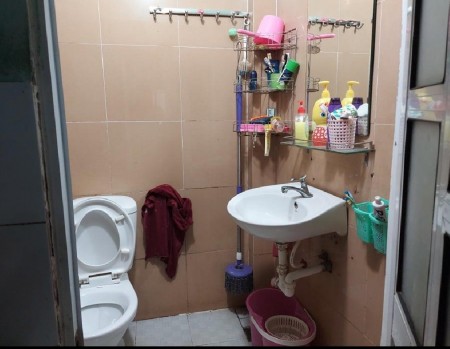 Kẹt Ngân hàng bán gấp nhà trệt 2 lầu 4pn Lê đình Thám Tân Quý 3ty200