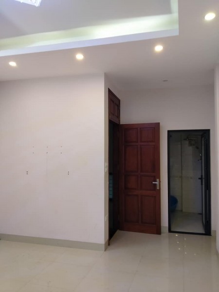 Ngõ thông, đường rộng phân lô kinh doanh ô tô chạy vòng quanh giá bán 5.4 tỷ, sổ đỏ sẵn