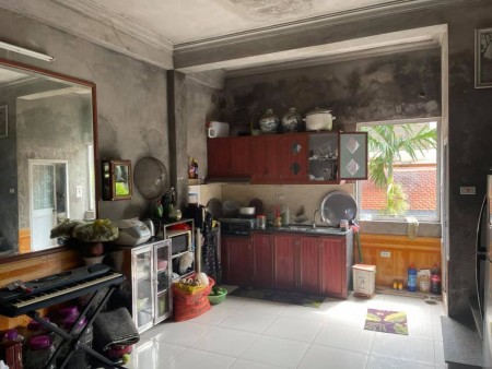 Cần bán gấp nhà Đức Giang, Long Biên dt 56m2, cấp 4 mt 5.8m, giá 3.5 tỷ, ô tô, phân lô, 2 thoáng