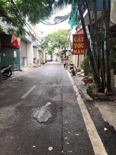 Bán nhà nguyên căn phố Ngũ Nhạc diện tích gần 100m2, giá siêu rẻ 4.65 tỷ, sổ đỏ vuông đẹp