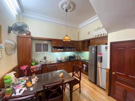 Cực hiếm nhà Xuân La, nhà đẹp, tiện ích ngập tràn, diện tích sử dụng 30m2, giá 2.6 tỷ