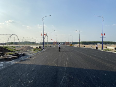 Chủ kẹt tiền thanh lý ngay 1 lô cực kì đẹp sát lộ hướng chánh tây thích hợp