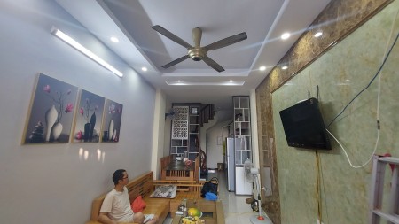 Bán nhà nguyên căn Quận Hoàng Mai, giá nhỉnh 800 triệu, thương lượng chính chủ, giá tốt