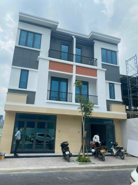 Nhà phố xây sẵn Lavela Garden Bình Chuẩn Thuận An Bình Dương, ngần hàng hỗ trợ 70%