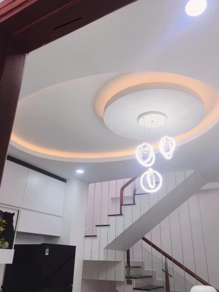 Bán nhà nguyên căn Quận Tân Bình dtsd 100m2 đúc 2 lầu, 3PN, mặt tièn 5m giá chỉ 4.98 tỷ
