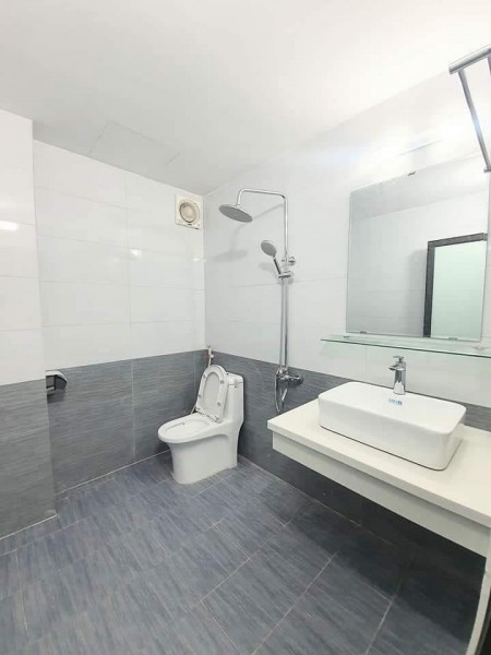 Cần bán bán nhà phố Dương Văn Bé, Hai Bà Trưng, dt 35m2, 4 tầng, giá 3.75 tỷ.