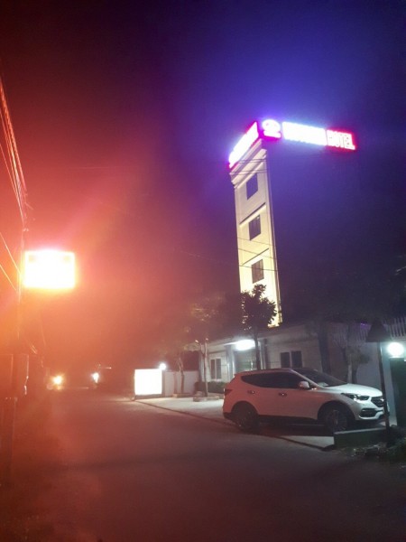 Cần bán nhà nghỉ khách sạn quán hát, diện tích 400m2, pháp lý giấy tờ sổ đỏ đầy đủ