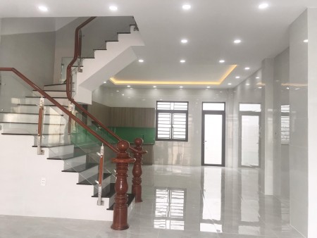 Bán nhà Bình Chánh, mới xây xong, 1 trệt 2 lầu, đường Đinh Đức Thiện (đầy đủ tiện nghi)