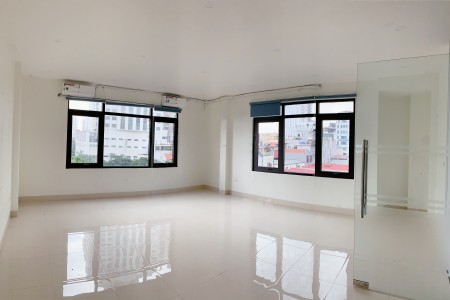 Cho thuê văn phòng tiện ích đủ, khu trung tâm, diện tích 35m2, hỗ trợ mùa dịch giảm 30%