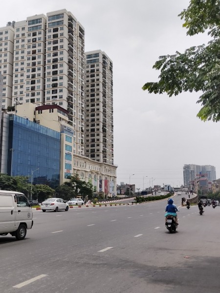 Bán nhà nguyên căn phố Mạc Thị Bưởi Quận Hai Bà Trưng, dt 30m2, 5 tầng, giá 3x tỷ ở ngay, kinh doanh