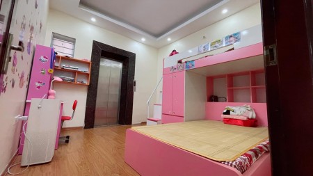 Một căn độc nhất dt 54m2, 5 tầng đẹp thang máy xịn, ô tô giá chỉ hơn 7 tỷ, lh 0976469163