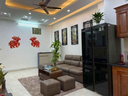 Bán nhà mặt ngõ Võ Chí Công Hà Nội diện tích sử dụng 43m2, 5 tầng, giá 5.5 tỷ lh 0902224679