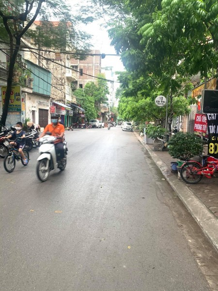 Bán nhà 5 tầng Cầu Diễn, an sinh cực đỉnh với chỉ hơn 2 tỷ, sổ vuông đẹp, sẵn sang tên
