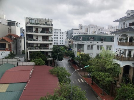 Bán nhà nguyên căn đúc kiên cố 5 tầng tại Phúc Thành 2 về ở ngay giá cực sốc, sổ sẵn