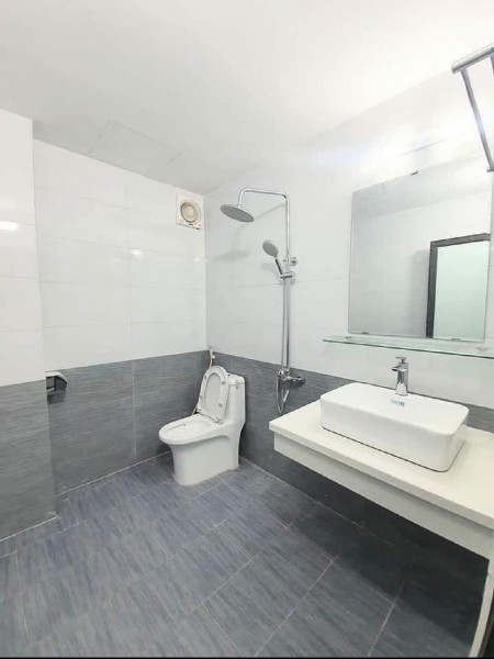 Chính chủ bán nhà khu Đống Đa giá rẻ khu dân trí cao, tiện ích đủ, nhà đủ công năng, bàn giao ngay