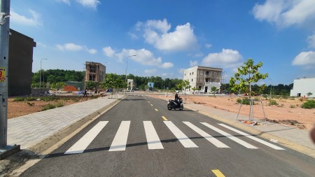 Bán Đất nền 105m2.Thổ Cư 100%.sổ sẵn. phường Long Bình Tân. Biên Hòa